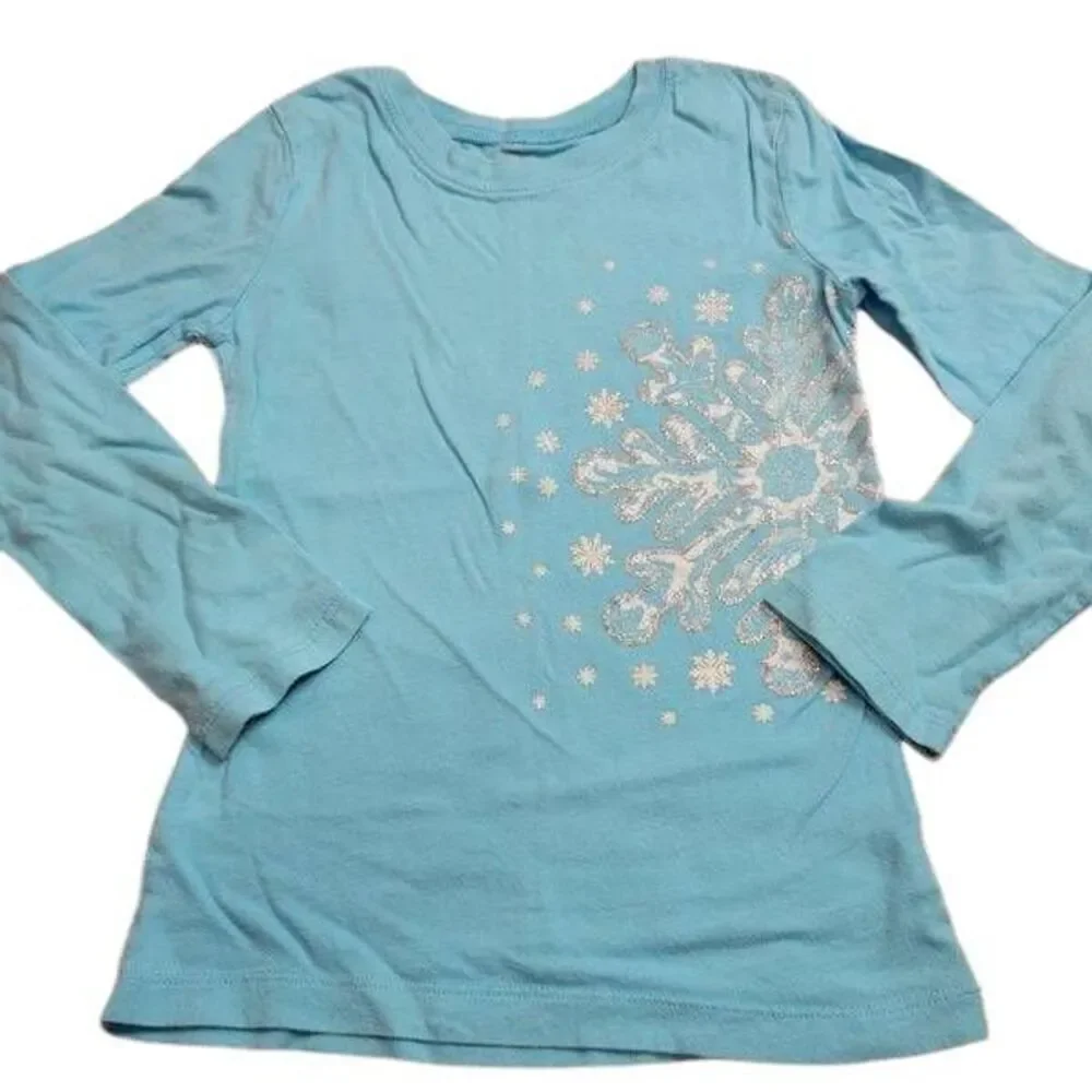 Children's Place Snowflake shirt S5/6